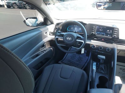 2025 Hyundai Elantra SE