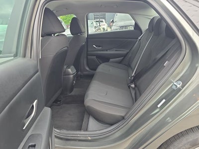 2025 Hyundai Elantra SE