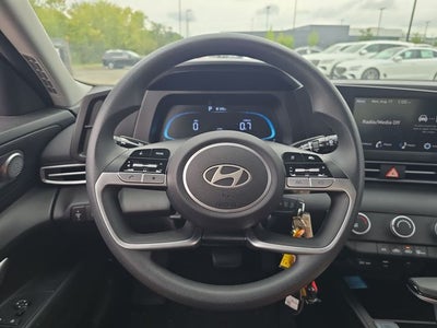 2025 Hyundai Elantra SE