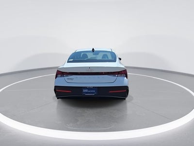 2025 Hyundai Elantra SE