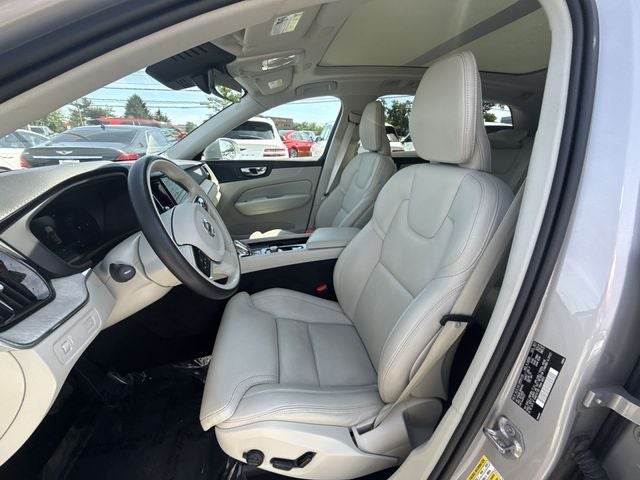 2022 Volvo XC60 B6 Inscription