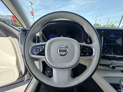 2022 Volvo XC60 B6 Inscription