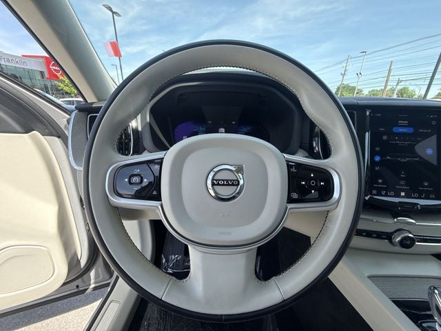 2022 Volvo XC60 B6 Inscription