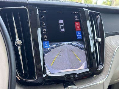 2022 Volvo XC60 B6 Inscription