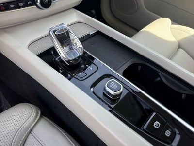 2022 Volvo XC60 B6 Inscription