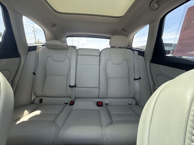 2022 Volvo XC60 B6 Inscription