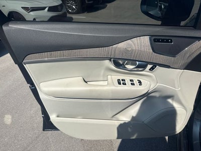 2023 Volvo XC90 B5 Plus