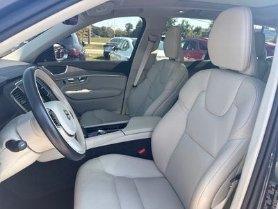 2023 Volvo XC90 B5 Plus