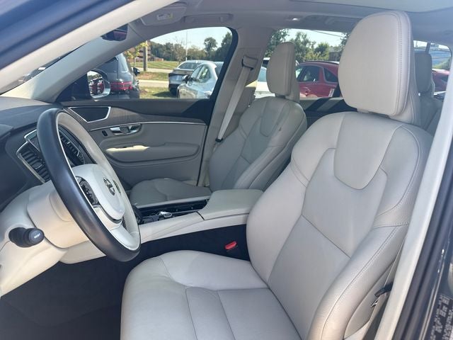 2023 Volvo XC90 B5 Plus