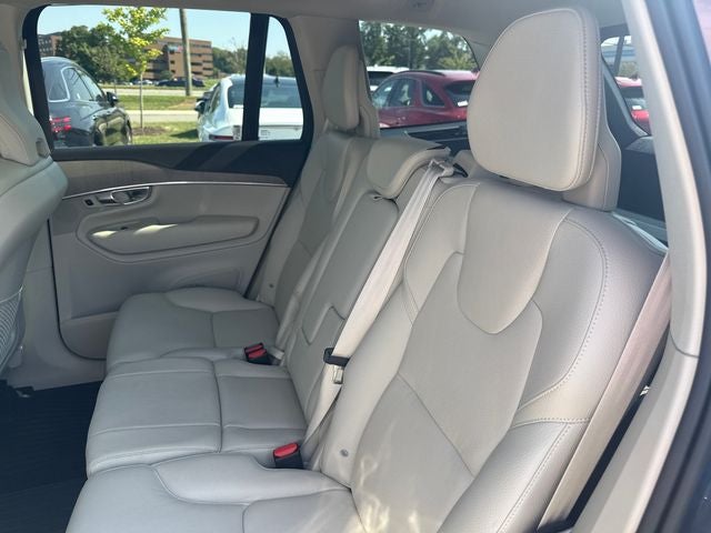 2023 Volvo XC90 B5 Plus