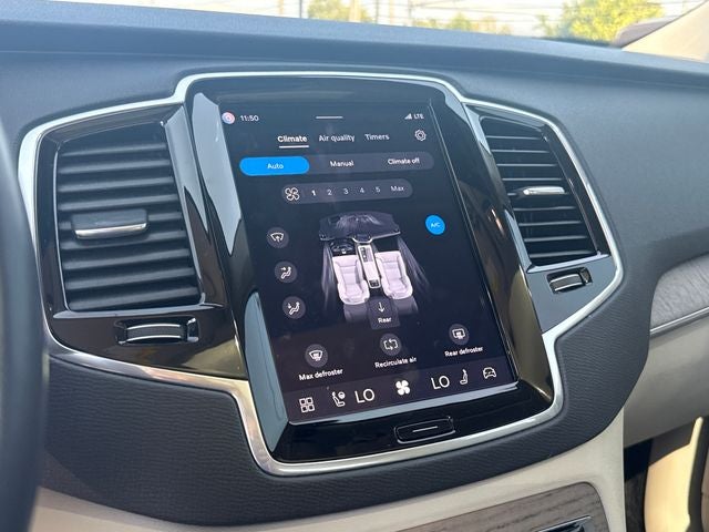 2023 Volvo XC90 B5 Plus