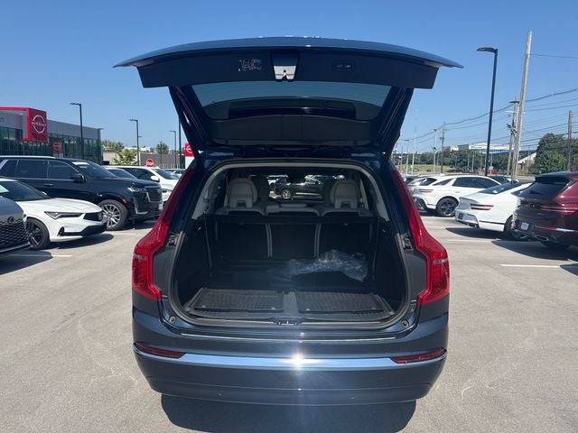 2023 Volvo XC90 B5 Plus