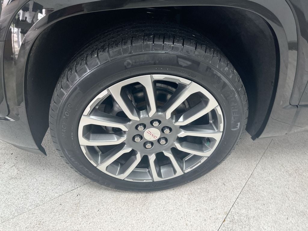 2022 GMC Acadia Denali