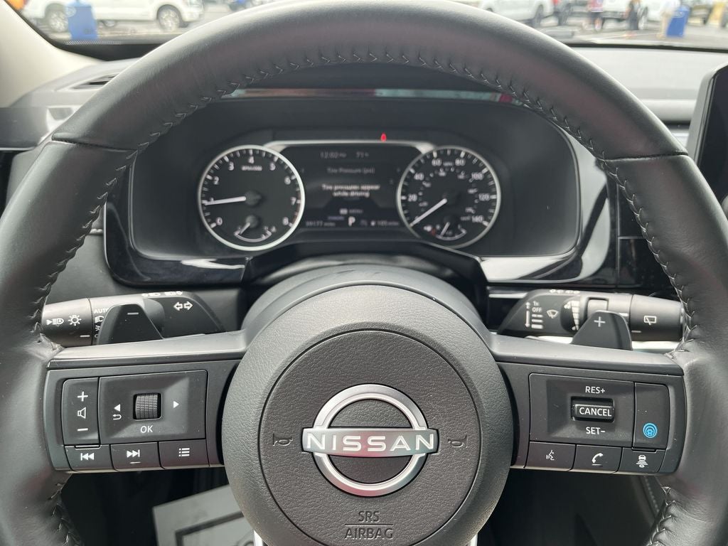 2025 Nissan Pathfinder SV