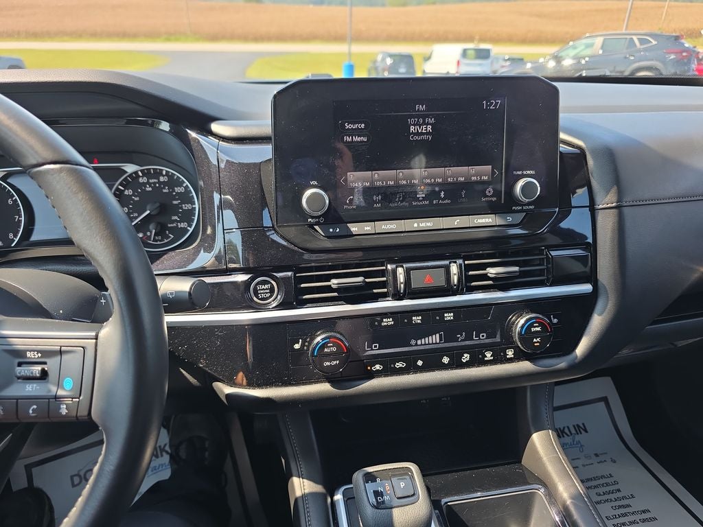 2024 Nissan Pathfinder SV
