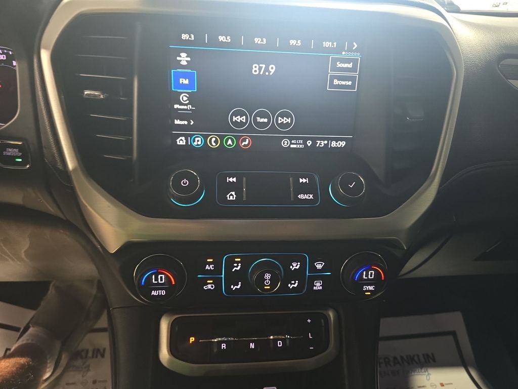 2023 GMC Acadia SLT