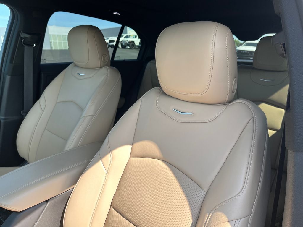2024 Cadillac XT4 Premium Luxury