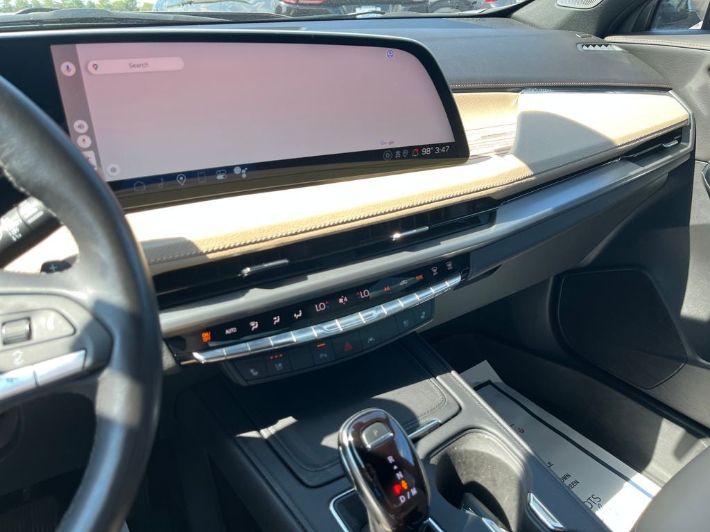 2024 Cadillac XT4 Premium Luxury