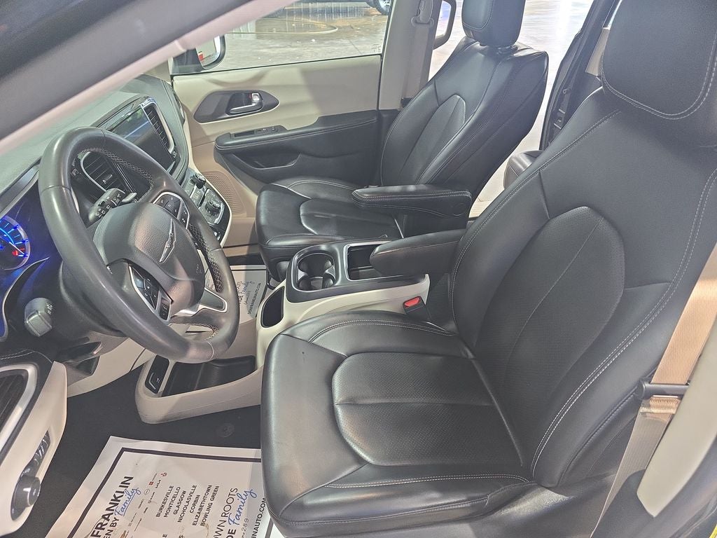 2023 Chrysler Pacifica Hybrid Touring L