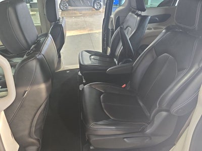 2023 Chrysler Pacifica Hybrid Touring L
