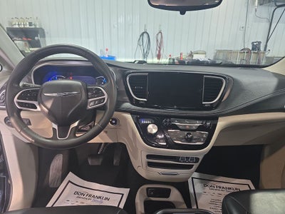2023 Chrysler Pacifica Hybrid Touring L