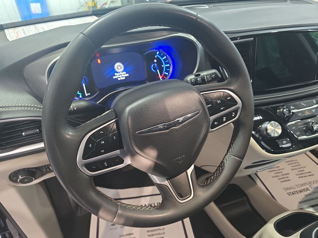 2023 Chrysler Pacifica Hybrid Touring L