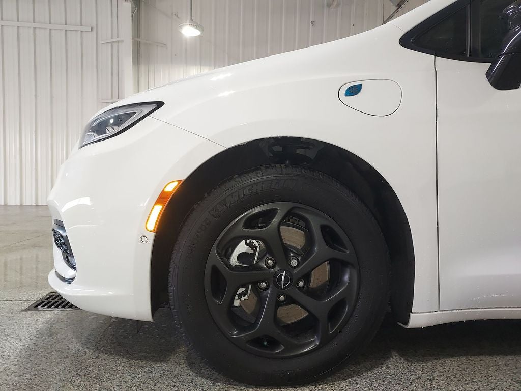 2024 Chrysler Pacifica Hybrid Select S APPERANCE PKG