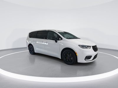 2024 Chrysler Pacifica Hybrid Select S APPERANCE PKG