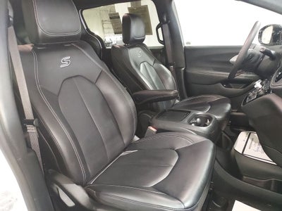 2024 Chrysler Pacifica Hybrid Select S APPERANCE PKG