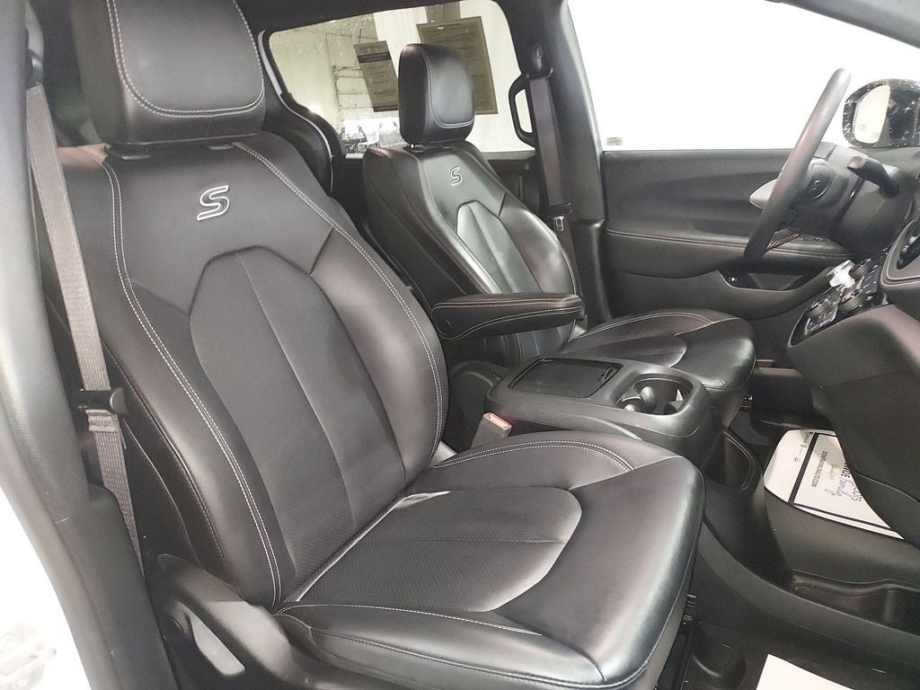 2024 Chrysler Pacifica Hybrid Select S APPERANCE PKG