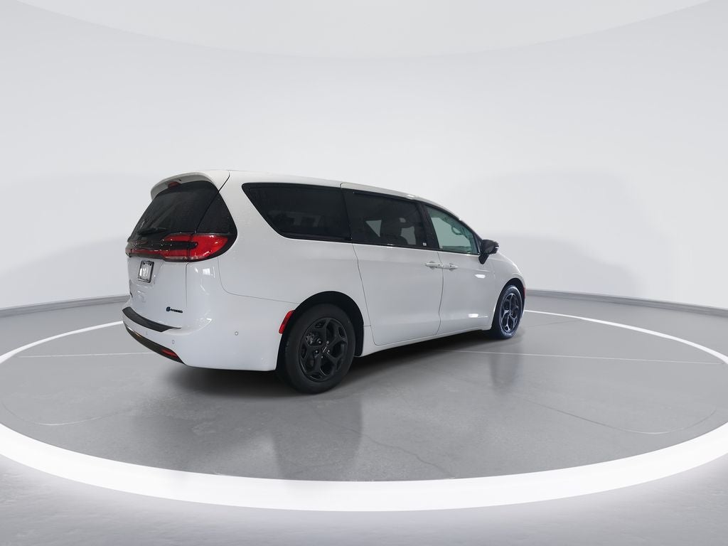 2024 Chrysler Pacifica Hybrid Select S APPERANCE PKG