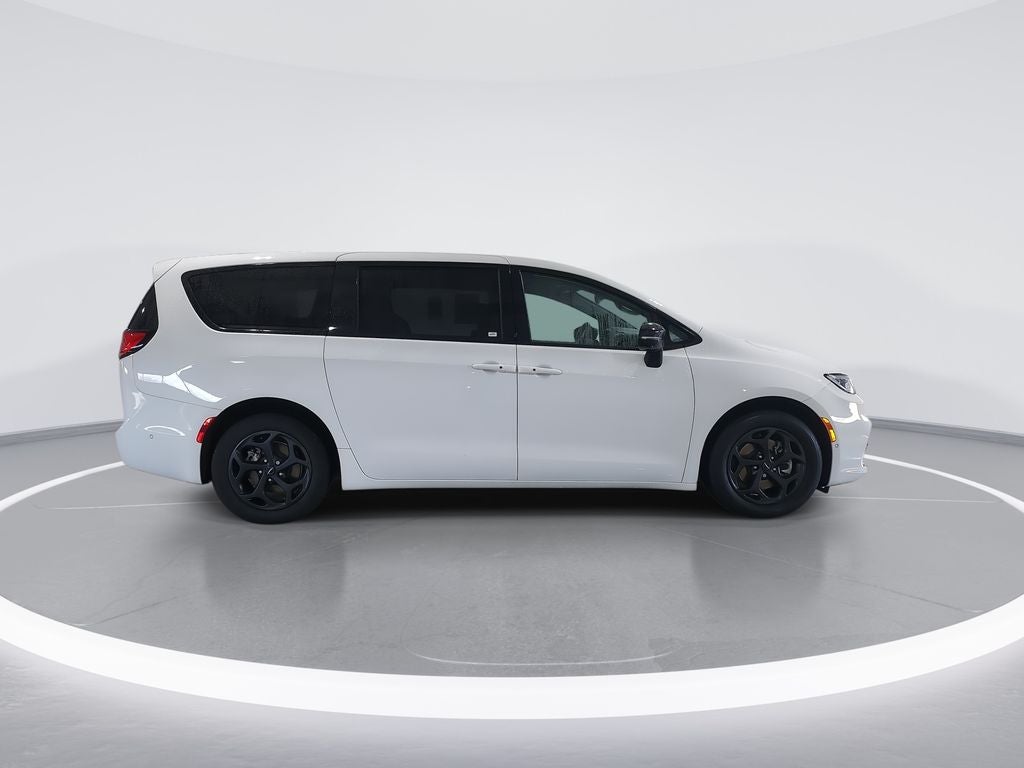 2024 Chrysler Pacifica Hybrid Select S APPERANCE PKG