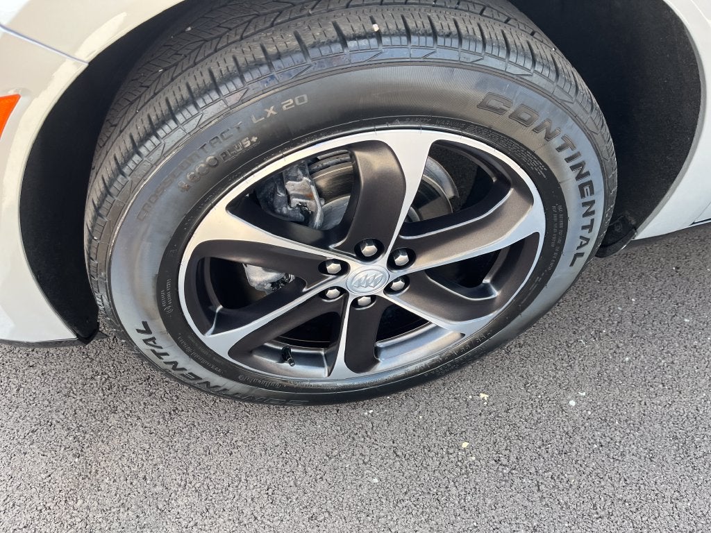 2022 Buick Enclave Essence