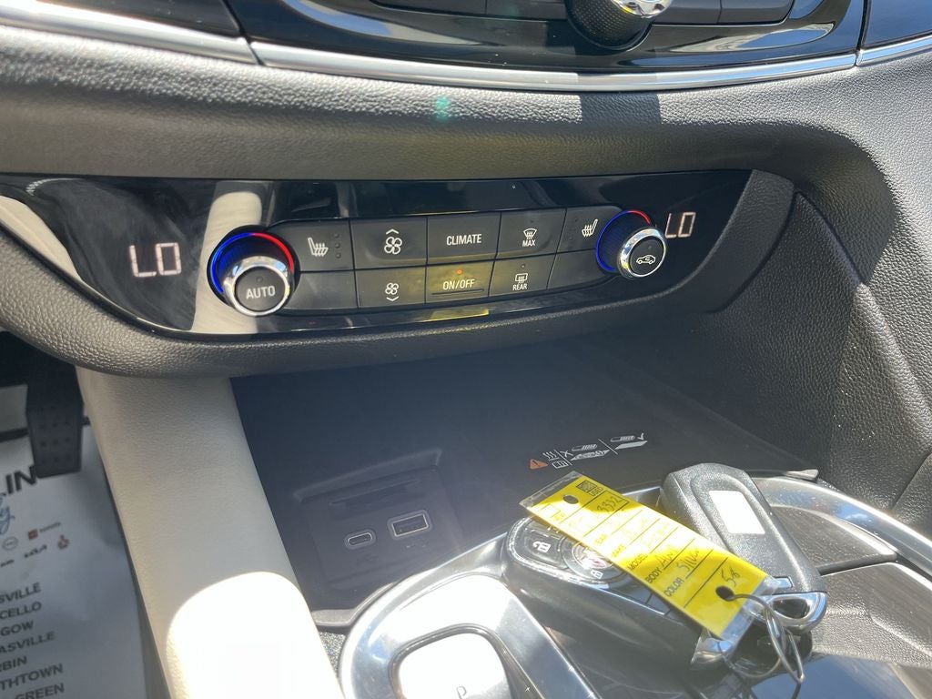 2023 Buick Enclave Essence