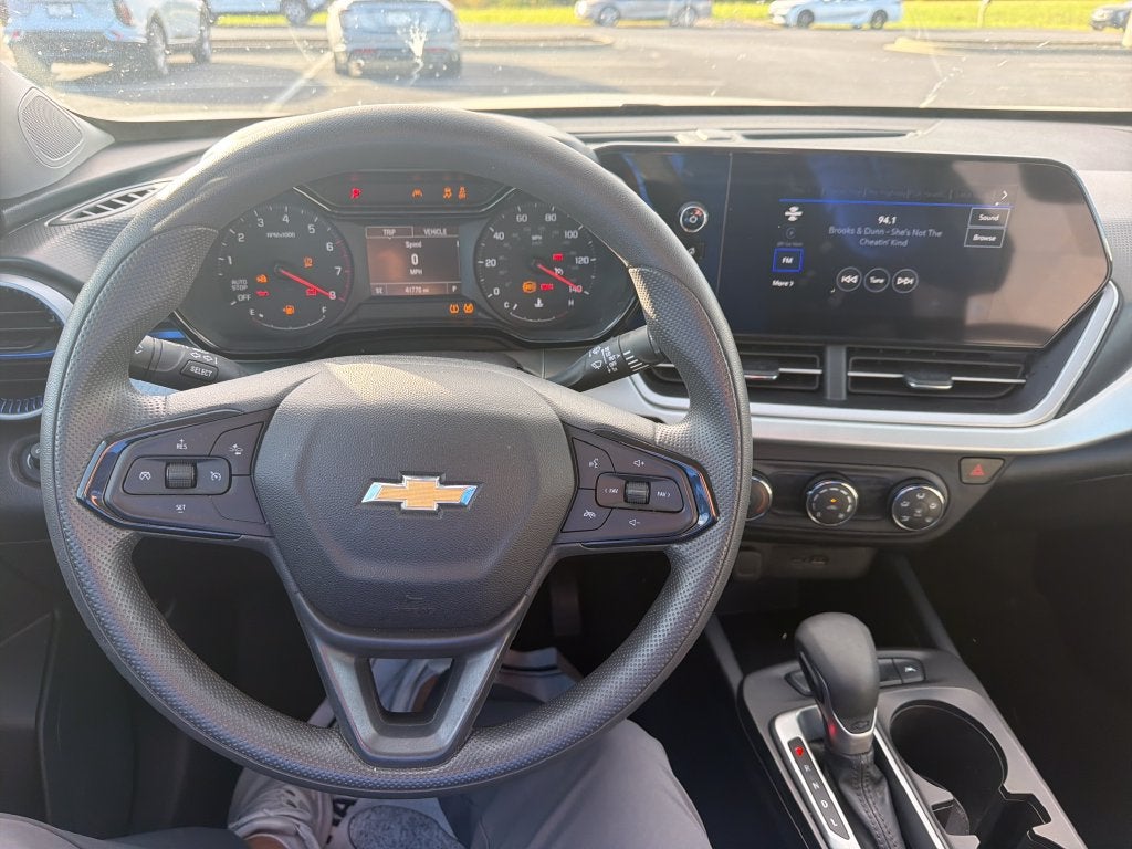 2025 Chevrolet Trax LS