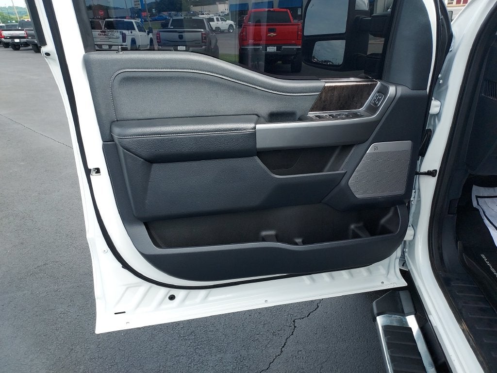 2025 Ford F-350SD Lariat DRW
