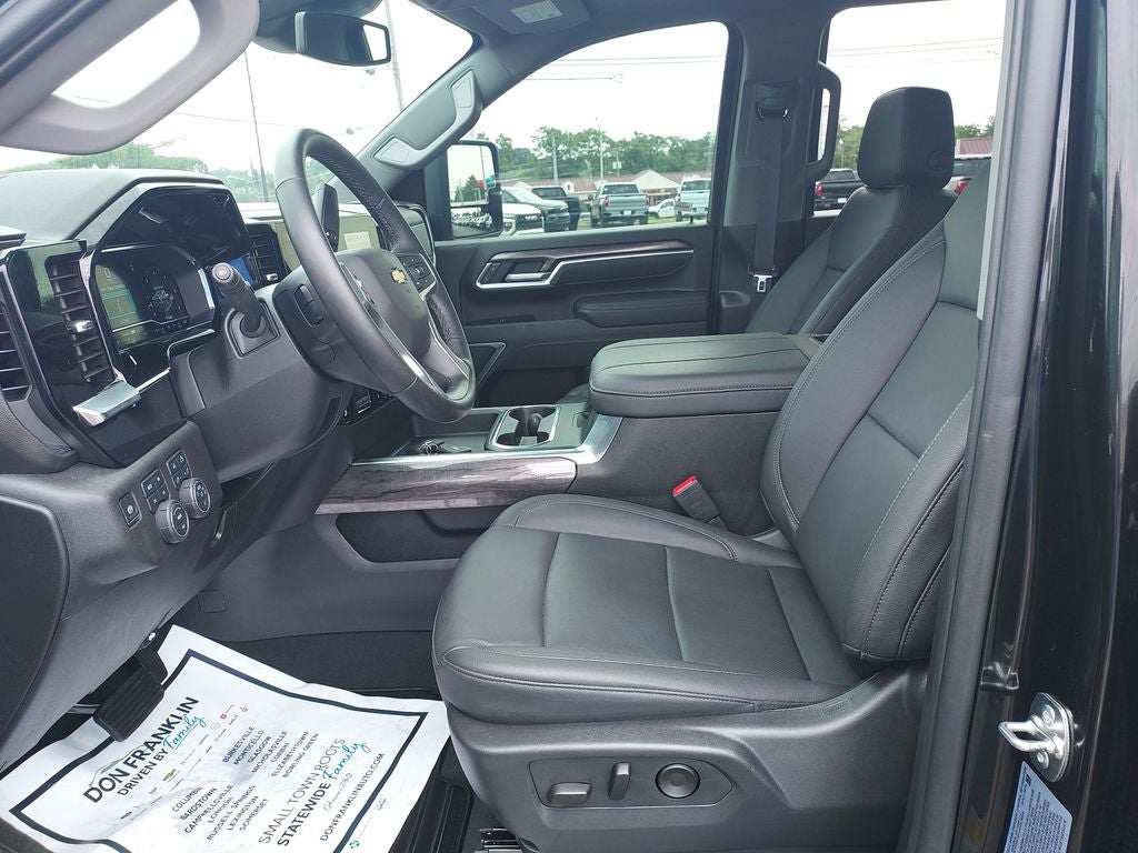 2025 Chevrolet Silverado 3500HD LTZ