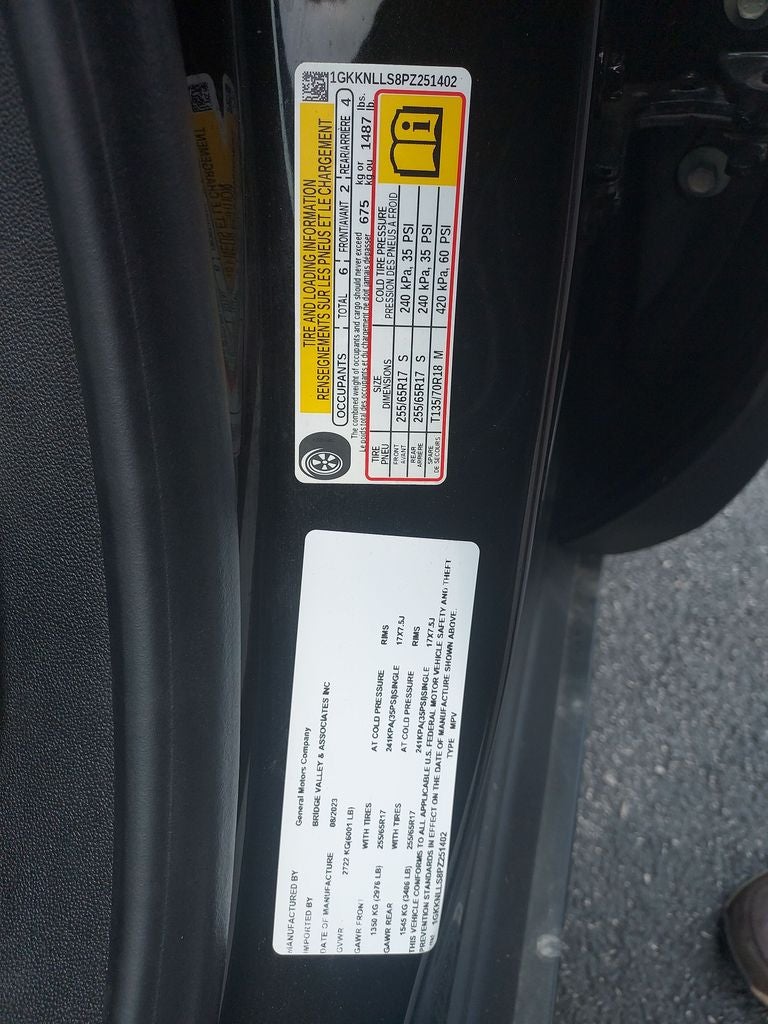 2023 GMC Acadia AT4