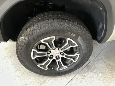 2024 GMC Canyon AT4