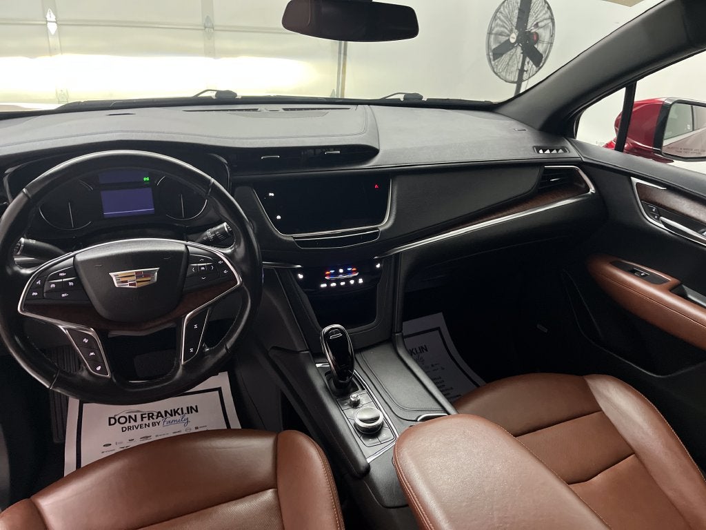 2022 Cadillac XT5 Premium Luxury