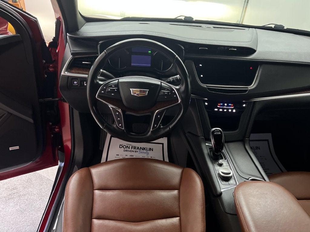 2022 Cadillac XT5 Premium Luxury