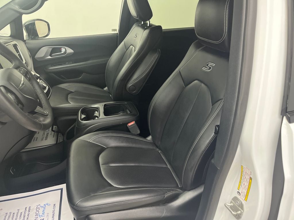 2024 Chrysler Pacifica Hybrid Select S Appearance