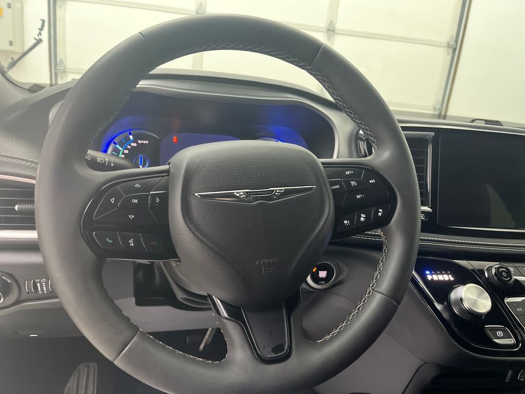 2024 Chrysler Pacifica Hybrid Select S Appearance
