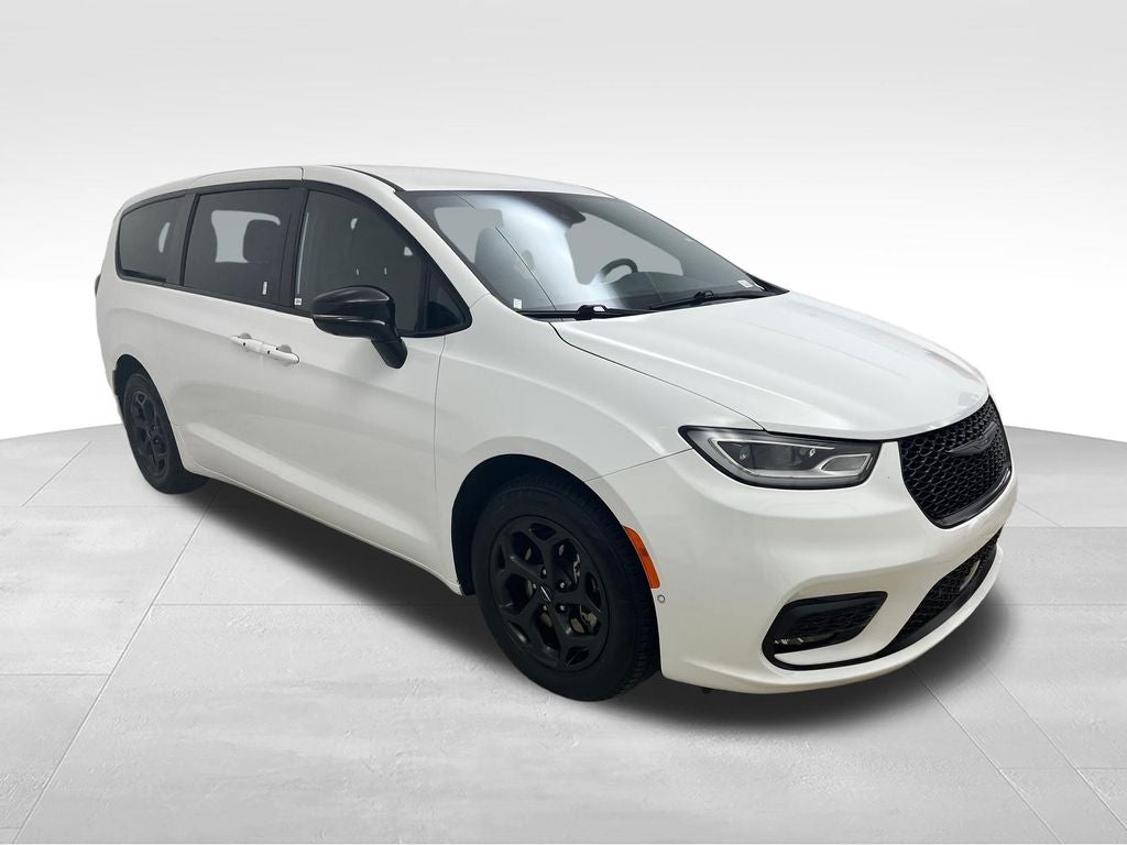 2024 Chrysler Pacifica Hybrid Select S Appearance