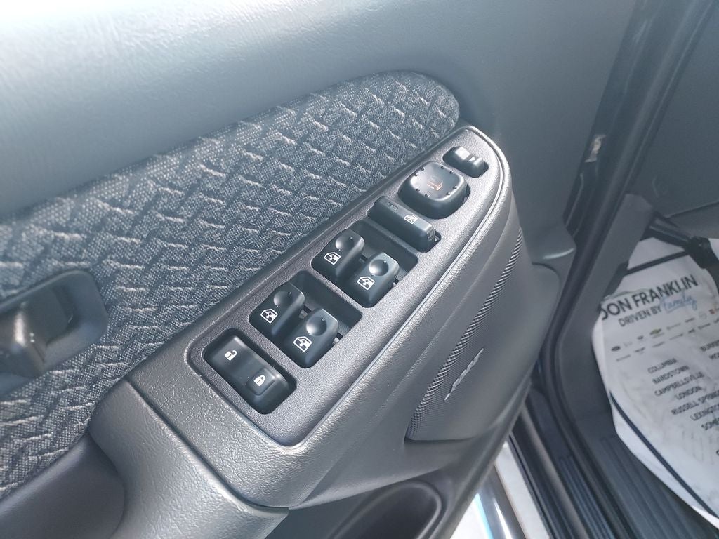 2004 Chevrolet Avalanche 2500 Base