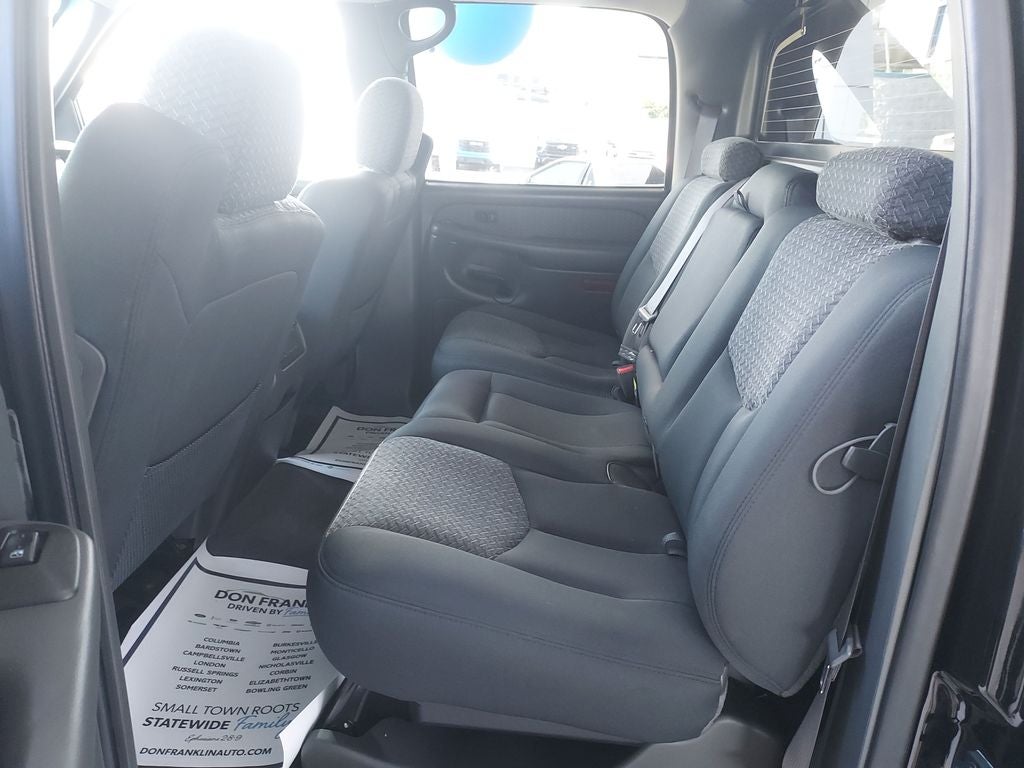 2004 Chevrolet Avalanche 2500 Base