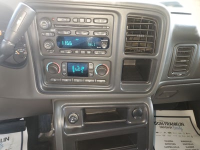 2004 Chevrolet Avalanche 2500 Base