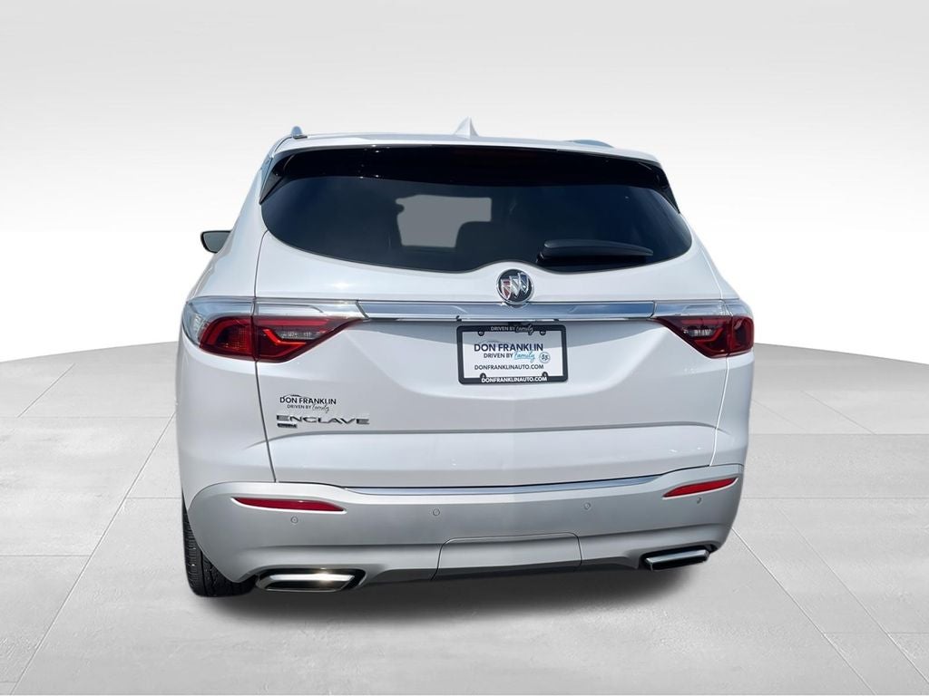 2023 Buick Enclave Essence