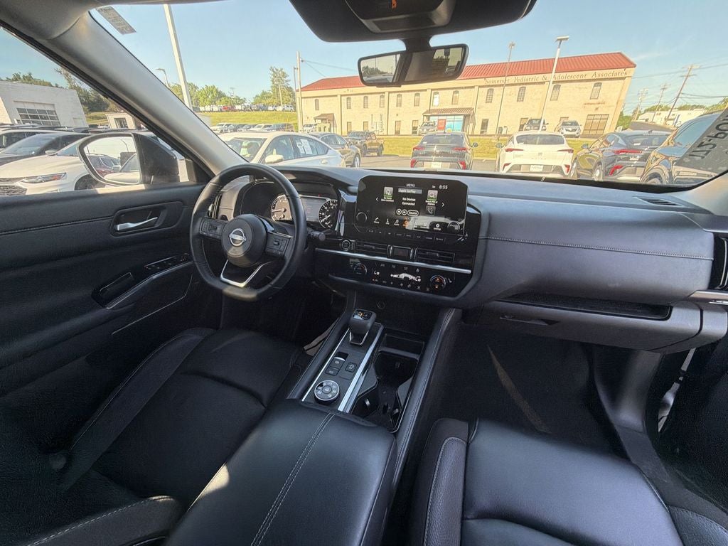 2024 Nissan Pathfinder SL