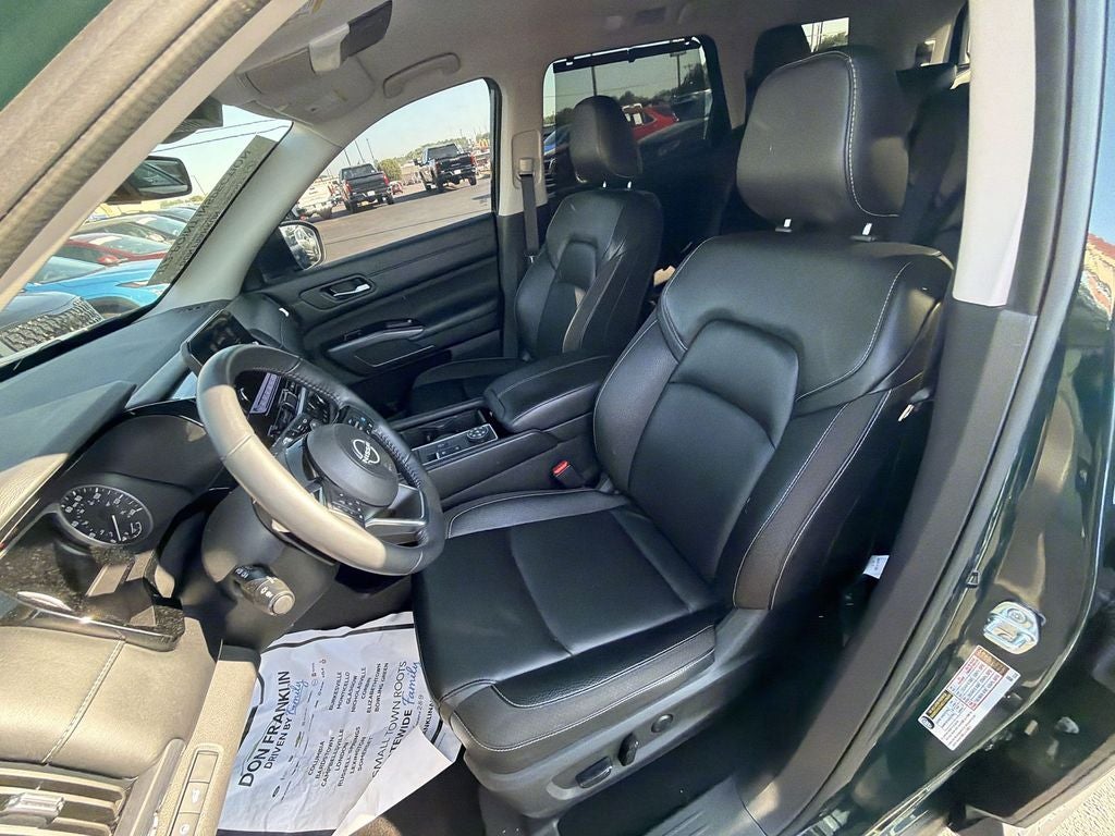 2024 Nissan Pathfinder SL